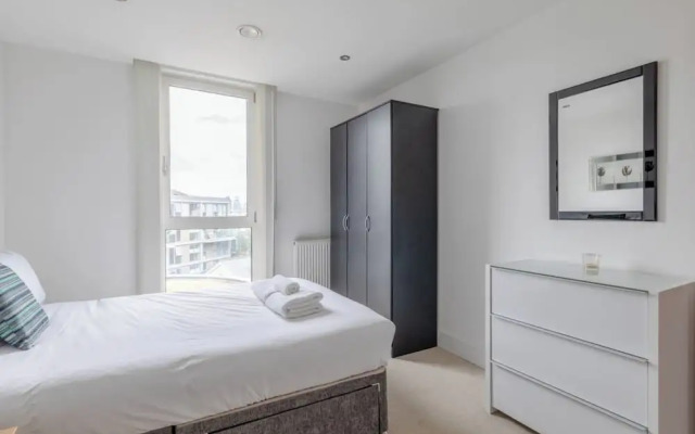 Sleek & Sunny 1BD Flat Near Greenwhich - Deptford!