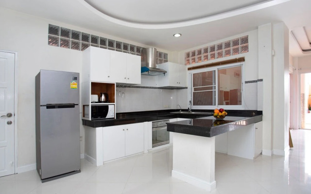 Holiday Bliss 3BR Pool Villa Lancelot 2