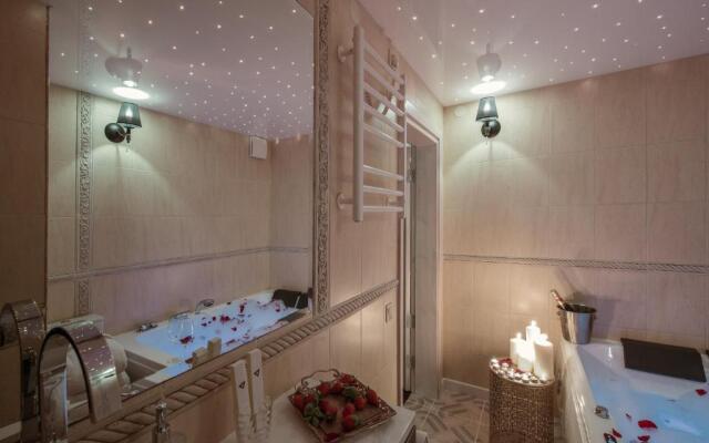 Deluxe Jacuzzi Apartment