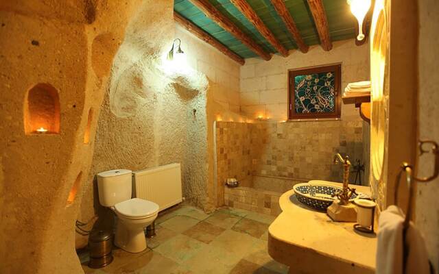 Blue Valley Cave Hotel