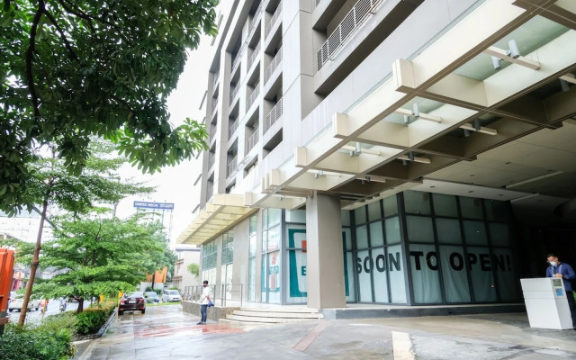 Studio Condo at Horizons 101