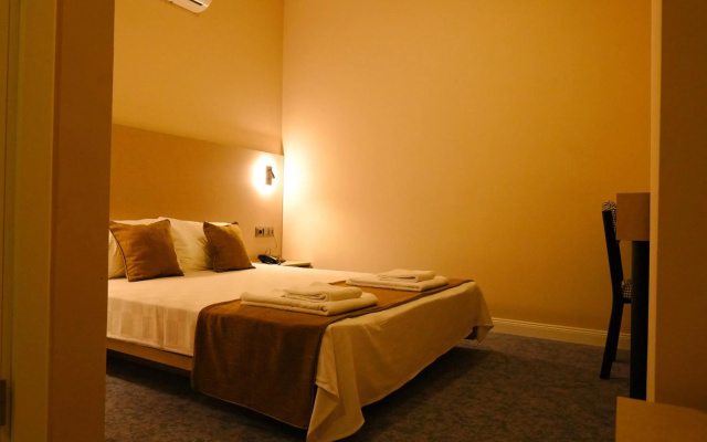 Bonnie City Hotel - Image 5