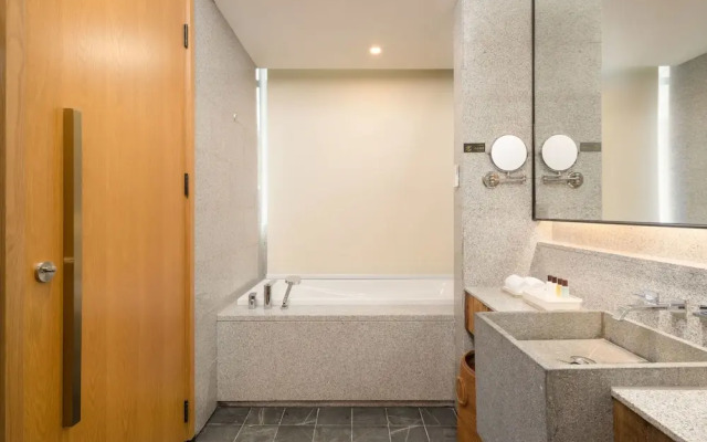 QI Hotel