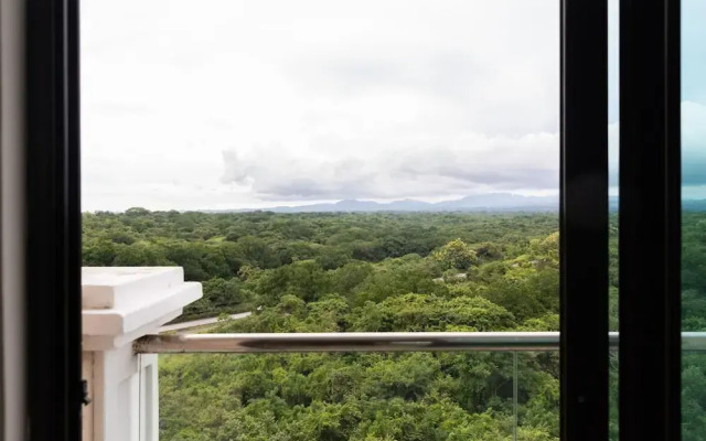 The Golf-view Condo by Acomodo