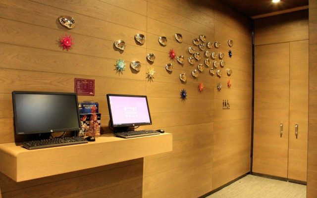Hotel Ease Mong Kok