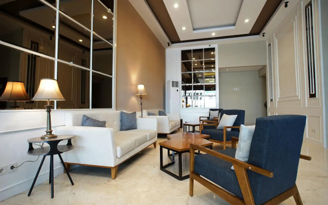 Triizz Hotel Semarang by Royal Singosari (Formerly Faustine Semarang)