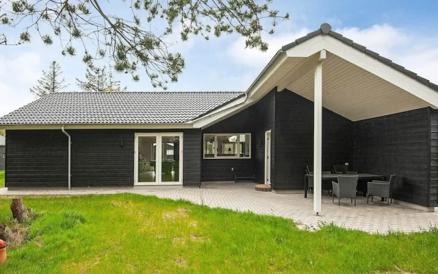 8 Person Holiday Home in Blavand