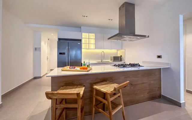 Luxury 3 bedroom apartment at the beach