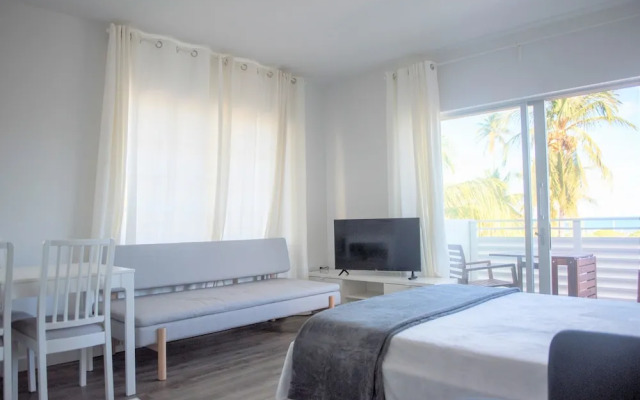 SoBe 12th and Ocean Suites