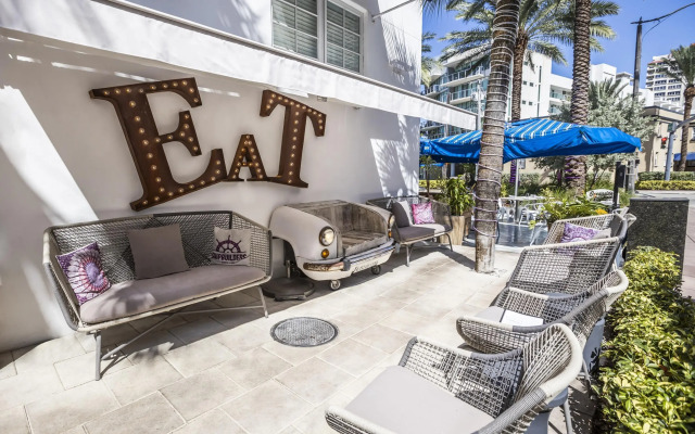 Oceanside Hotel and Suites