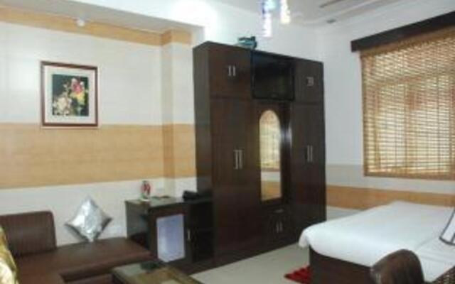 Hotel Satya Palace