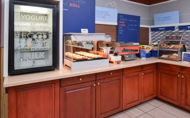 Holiday Inn Express Campbellsville by IHG