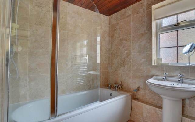 Cozy Holiday Home in East Runton near Beach
