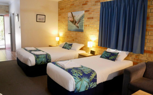Emeraldene Inn & Eco-Lodge – Guest Rooms – Hervey Bay