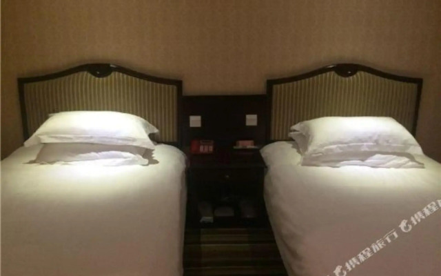 Qingteng Yisu Hotel (Shengzhou Chinese Yue Opera Art City Wuyue Plaza)