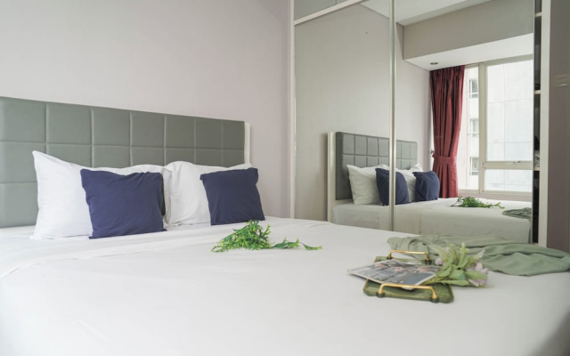 Serene Red Vibe 2Br At Apartment Nifarro Park
