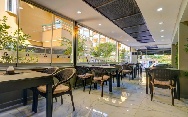 Miss Cleopatra Hotel
