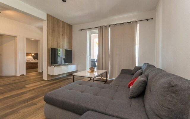 Stunning Apartment in Turanj With Wifi and 3 Bedrooms