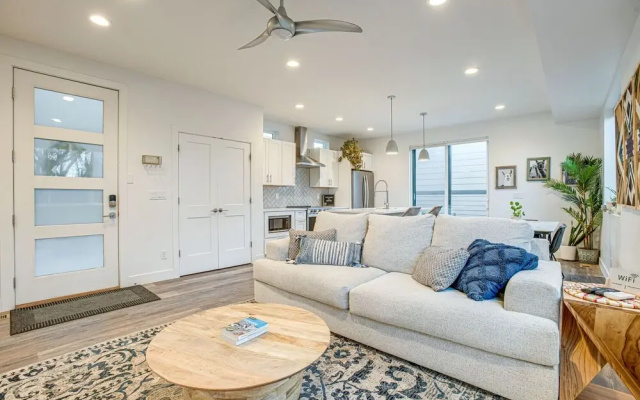 Modern Denver Vacation Rental w/ Rooftop Deck!