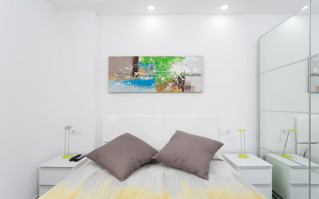 103. Apartment with Enchanting Pool View