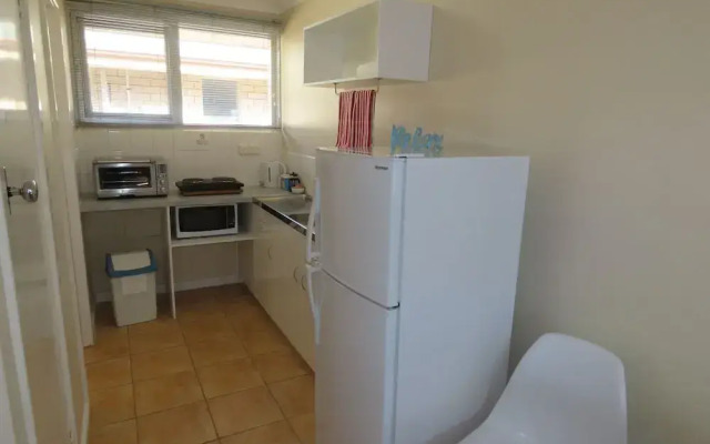 Emu Point Motel & Apartments