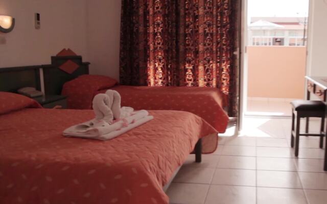 ILIOS APARTHOTEL(Tigaki)