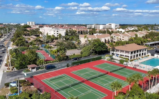 6415 Midnight Pass Road Unit 304