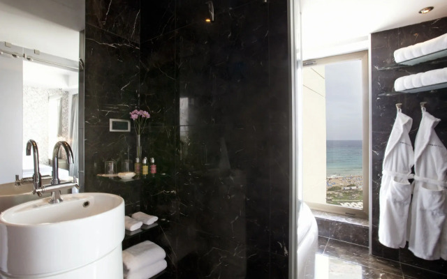 Capo Bay Hotel