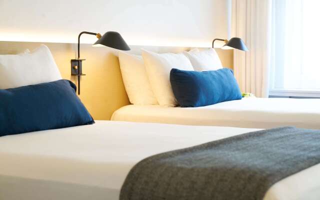 The Chicago Hotel Collection Ambassador Gold Coast