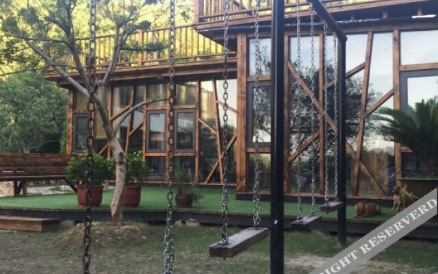 Xipan Nongzhuang Shuiyunjian