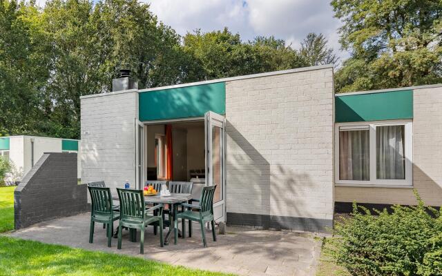 Comfortable Bungalow With Dishwasher, Near Hunebedcentrum