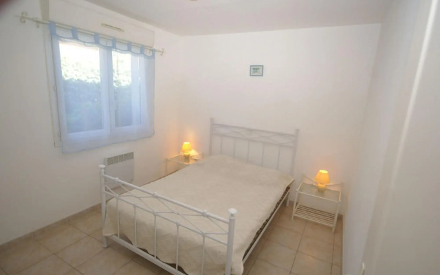 Cozy Holiday Home in Moriani-Plage in Swimming Pool