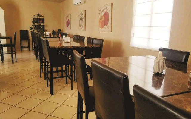Laos Mar Hotel & Suites