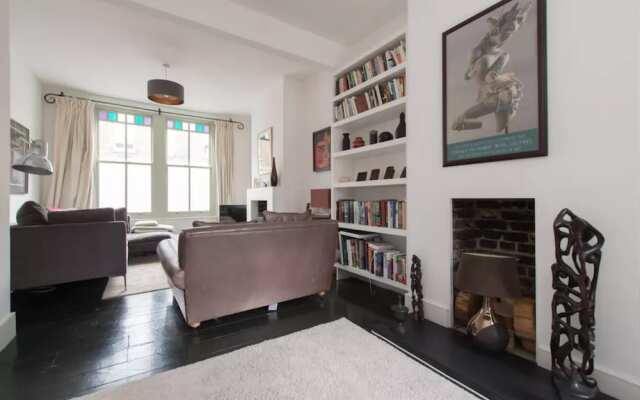 Beautiful 2 Bedroom House in Hackney