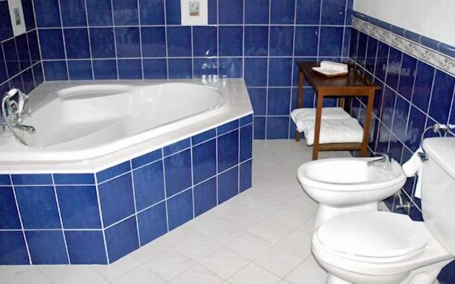 Las Flores Country & Beachside Hotel