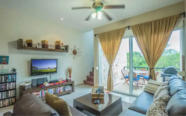 Luxury Penthouse with 2 BR - Meridian