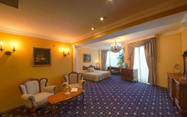 Grand Hotel London