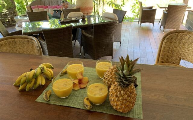 Poé Côté Lagon Beach Bungalows