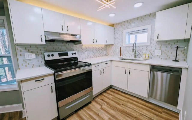 1303 Colony Dr Marietta - Full Home