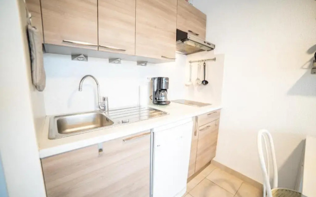 SUN7 STUDIO -FACE PLAGE- WIFI-PARKING -PISCINE - CoHôteConciergerieLaGrandeMotte