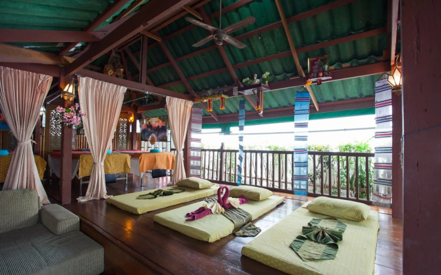 The Expat Hotel