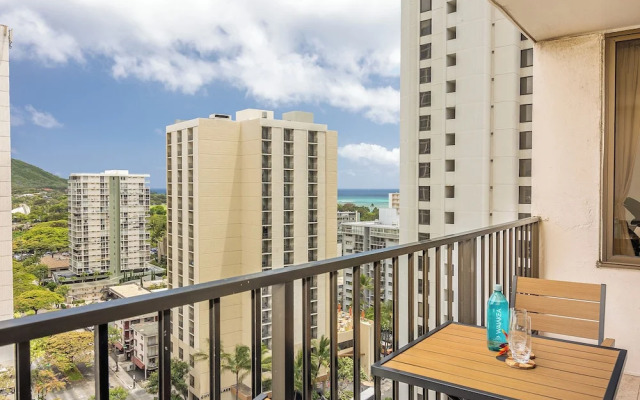 Waikiki Banyan 1BR Condos with No Parking