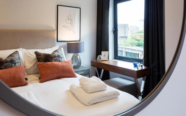 The Carlyle - Elegant Serviced Apartments