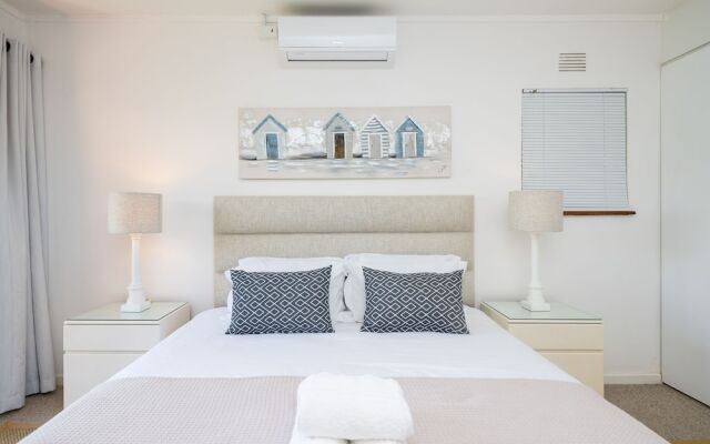 San Lameer Villa Rentals 10303