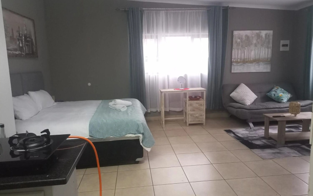 Menlyn Mews Guesthouse