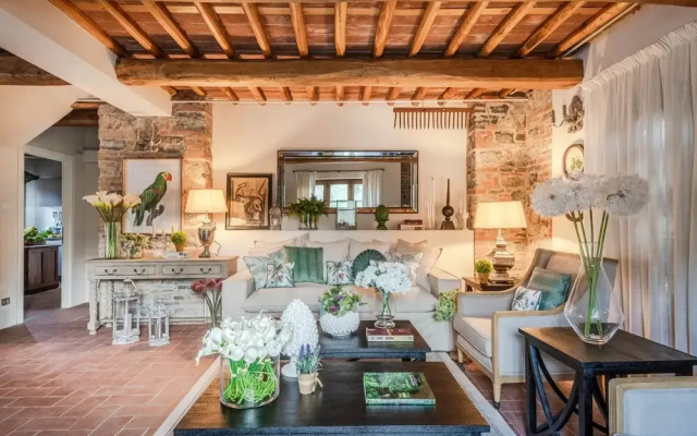 Valle del Sole Winery Farmhouse