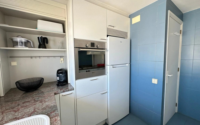 Agi Avenida Apartments