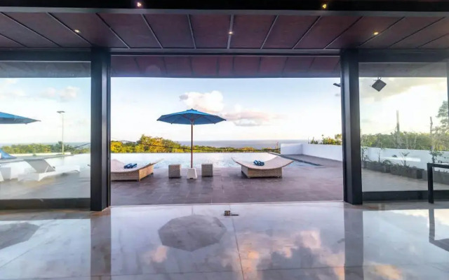 Surya Melasti Exclusive Beach Villa by Sajiwa