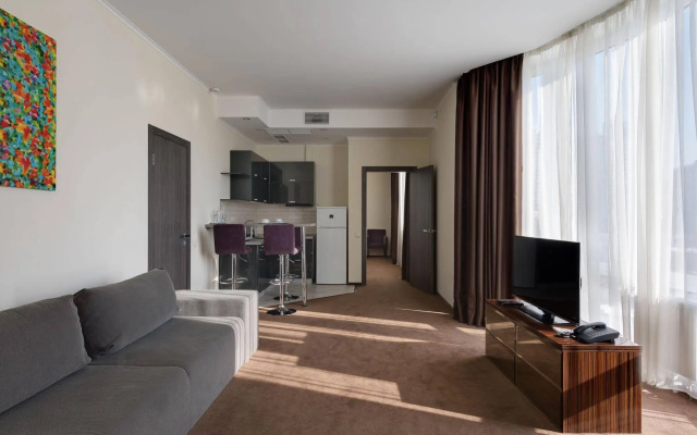 Twin Apart Hotel