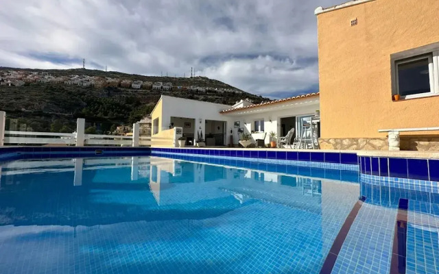 Incredible Views Villa With Private Pool